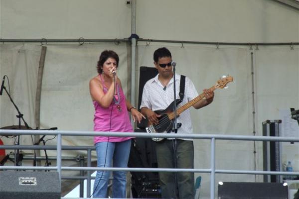 The amazing Lisa Corban with her band Unions bass player.